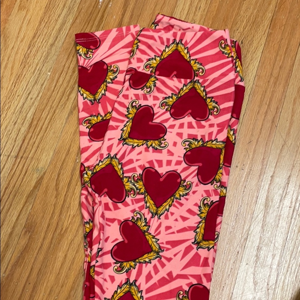 Lularoe Valentine’s OS Vintage Leggings